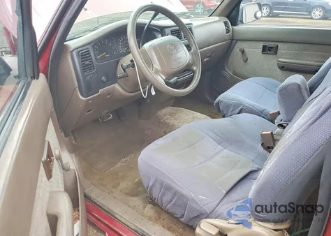 1996 Toyota Tacoma Xtracab z USA, uszkodzony, nr VIN 4TAVL52N1TZ128651